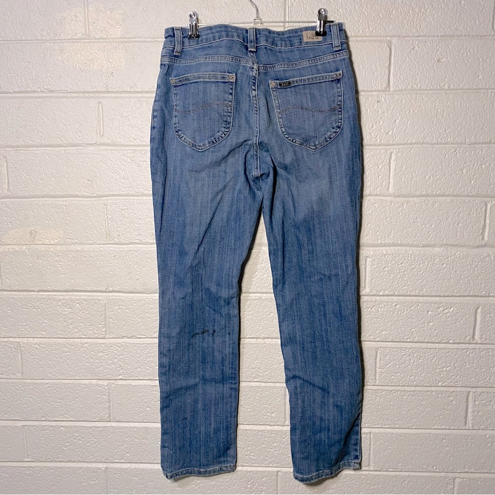 Lee 6 Short Jeans Mid Rise Straight Leg Stretchy Regular Fit denim- has flaws